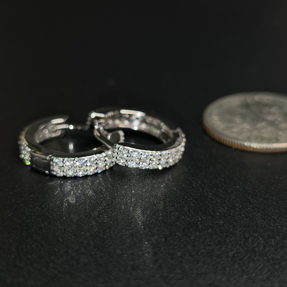 ✨ Sterling Silver Moissanite Huggie Hoop Earrings – 0.65 CTW Each (1.30 CTW Tota